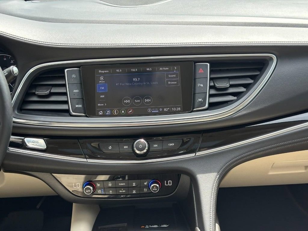 Used 2023 Buick Enclave Avenir w/ Avenir Technology Package AWD/4WD image 15