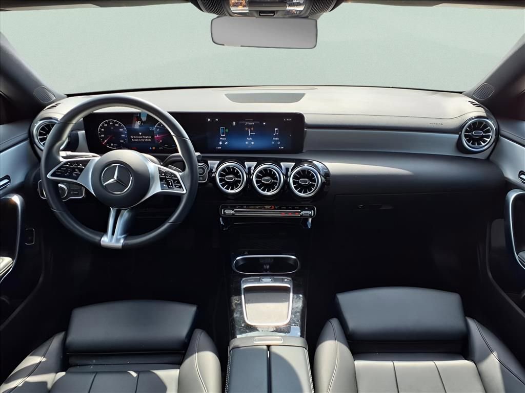 Used 2025 Mercedes-Benz CLA 250 image 11