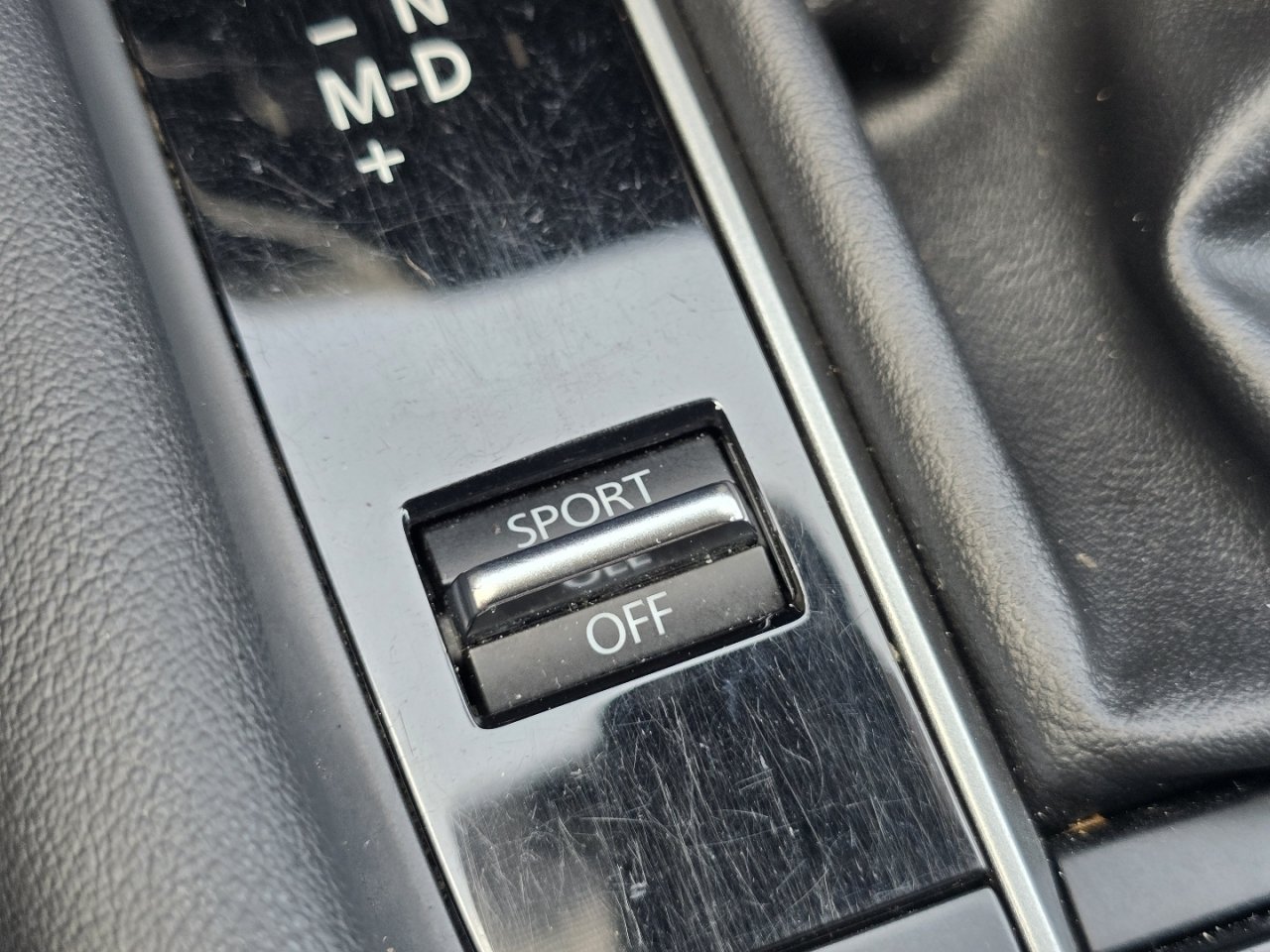 Used 2022 MAZDA MAZDA3 s FWD image 6