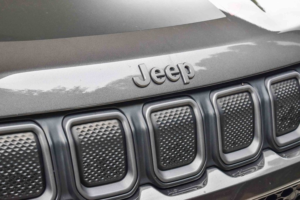 Used 2022 Jeep Compass Trailhawk w/ Sun and Sound Group image 9