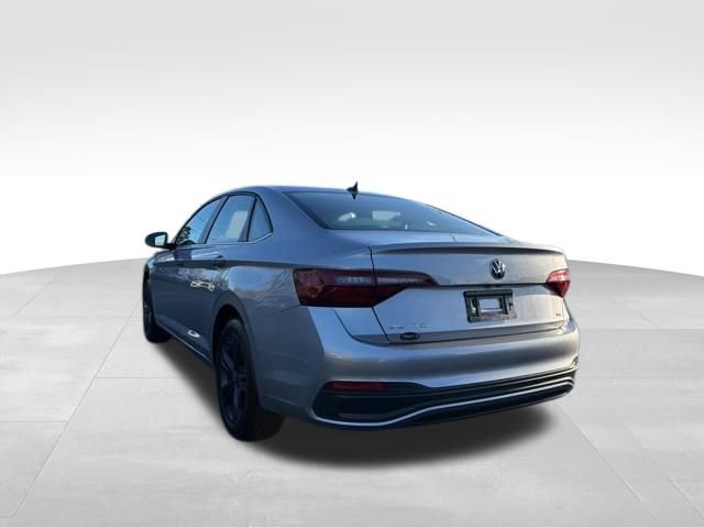 Certified 2022 Volkswagen Jetta SE image 6