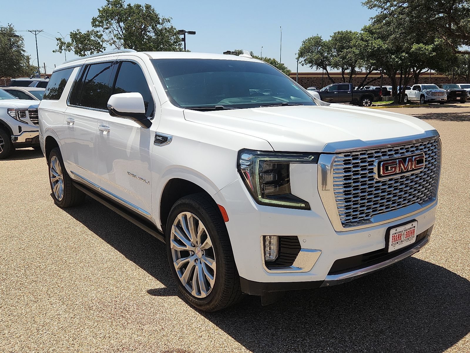 Used 2022 GMC Yukon XL Denali RWD image 7