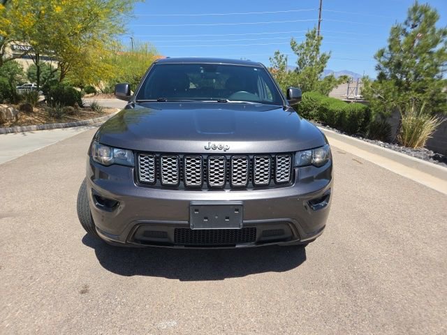 Used 2018 Jeep Grand Cherokee Altitude AWD/4WD image 2