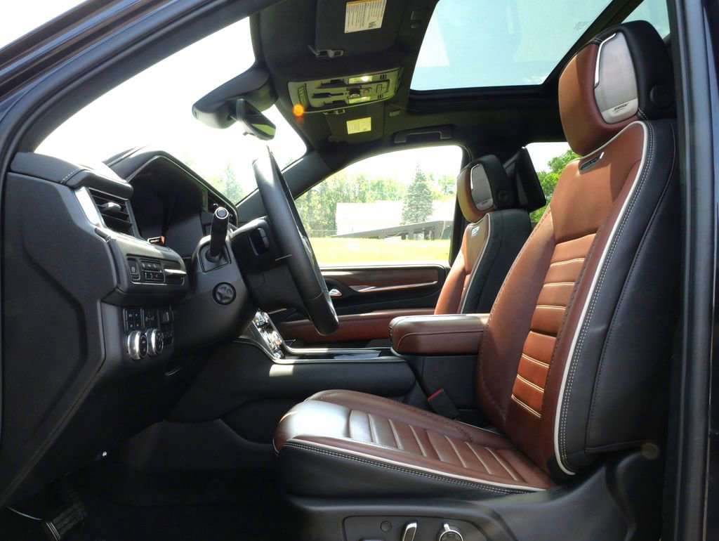 Used 2024 GMC Yukon Denali Ultimate AWD/4WD image 13