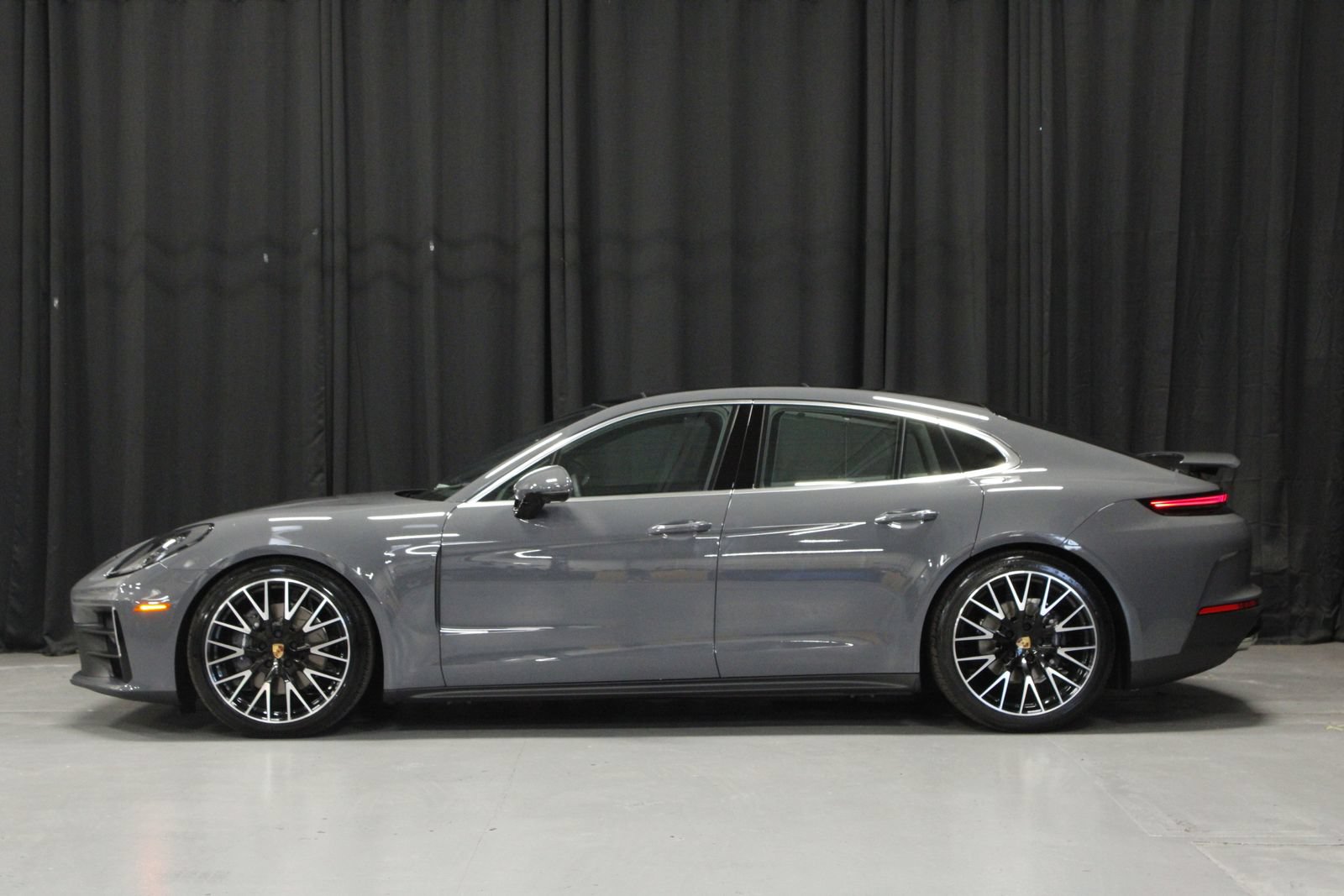 New 2026 Porsche Panamera 4 AWD/4WD image 2