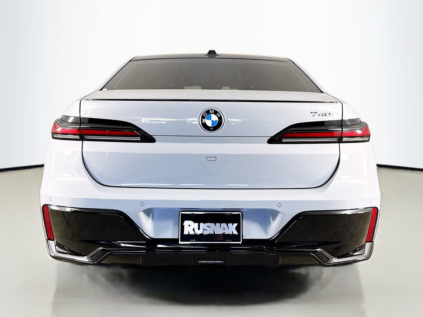 Certified 2025 BMW 740i image 6