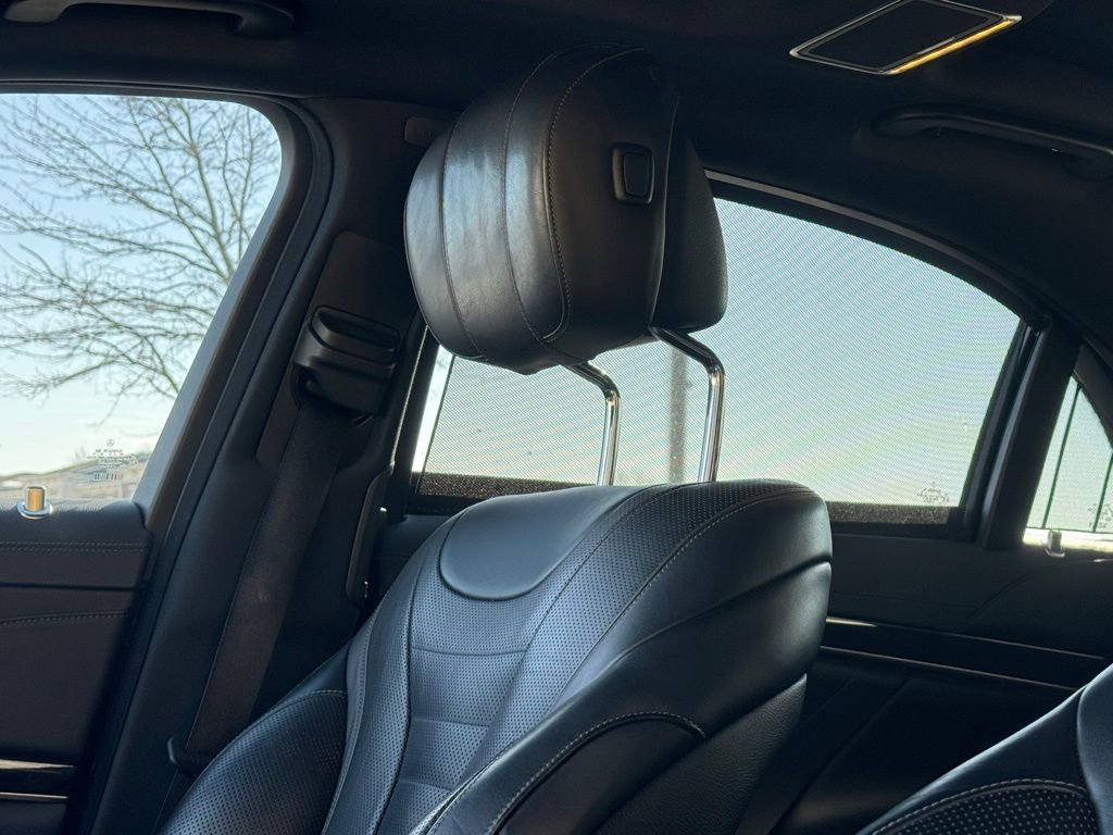 Used 2019 Mercedes-Benz S 560 4MATIC Sedan w/ AMG Line Exterior image 18
