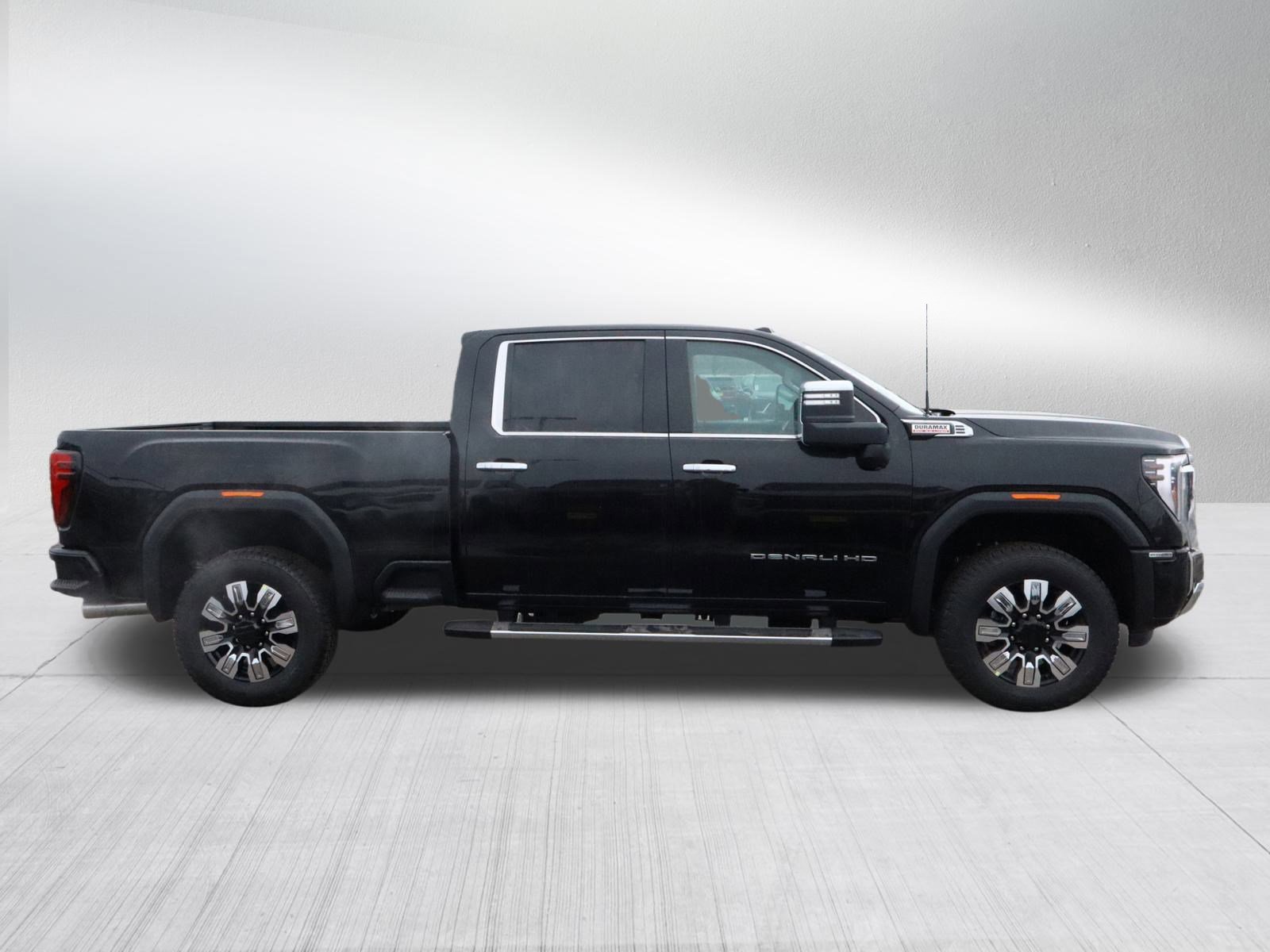 New 2026 GMC Sierra 2500 Denali w/ Denali Reserve Package image 8