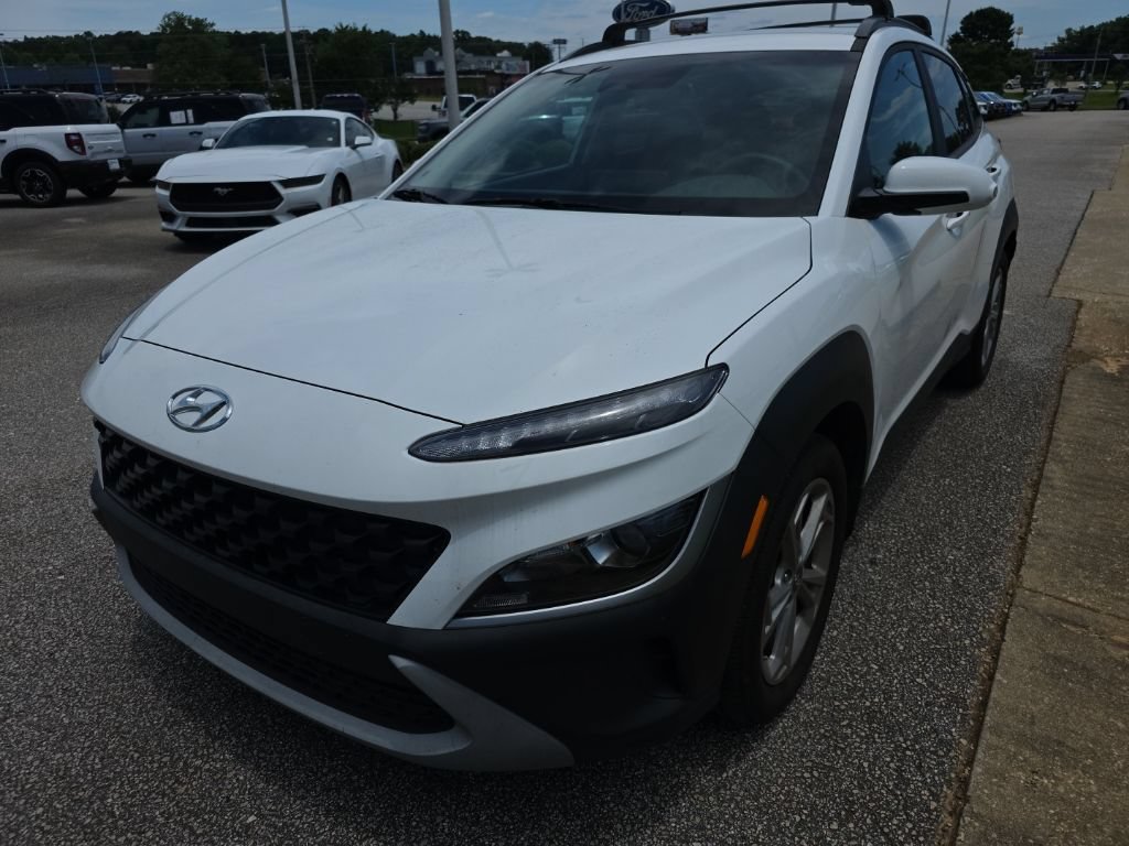 Used 2023 Hyundai Kona SEL AWD/4WD image 2