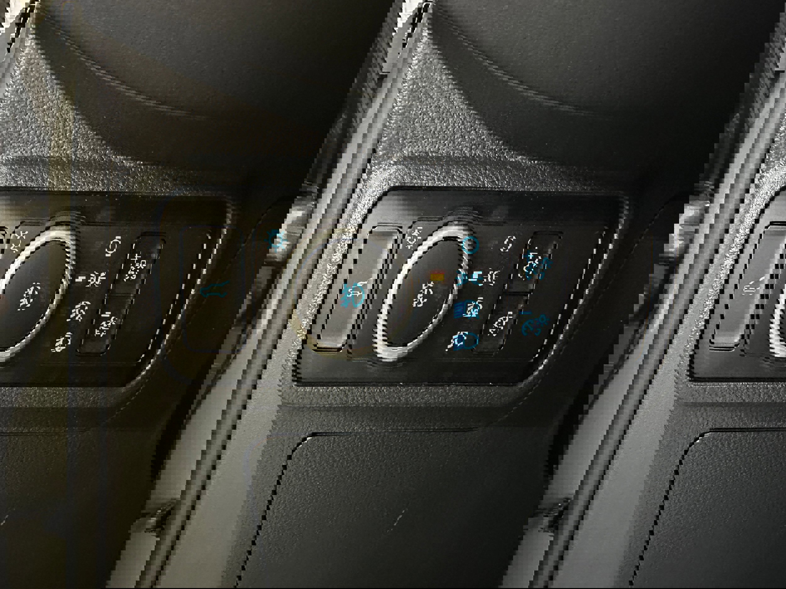 Certified 2025 Ford Explorer ST-Line image 13