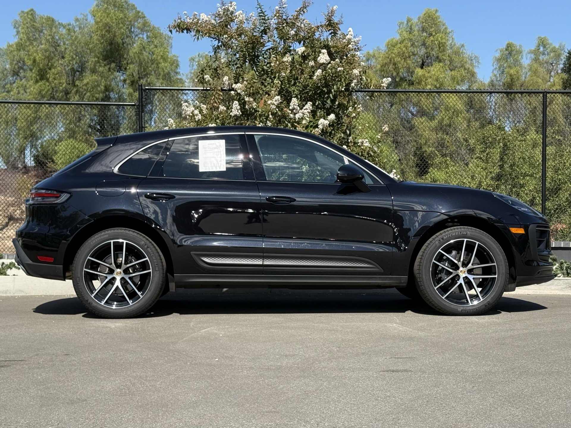 Used 2025 Porsche Macan image 8