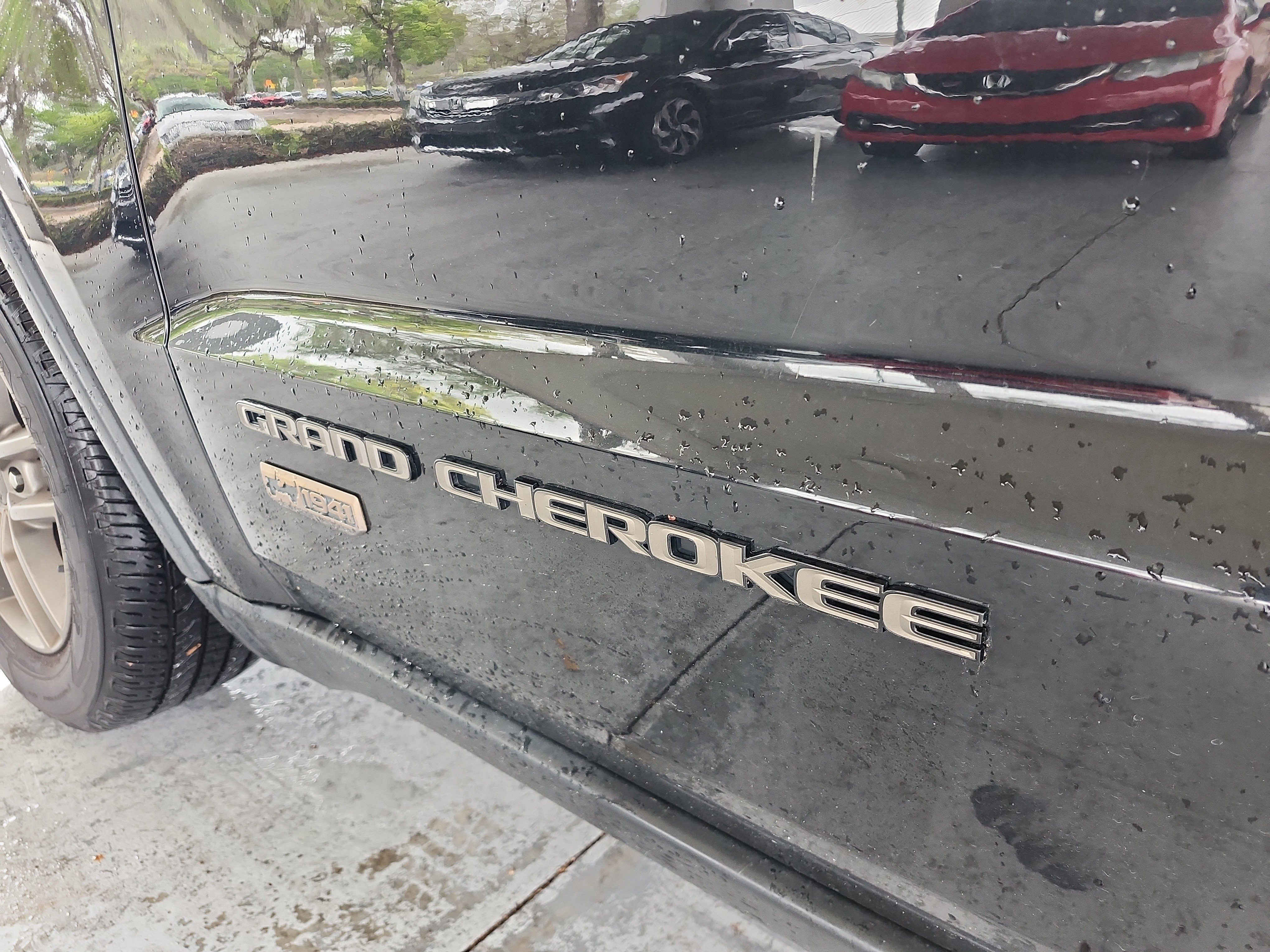 Used 2017 Jeep Grand Cherokee Laredo image 24