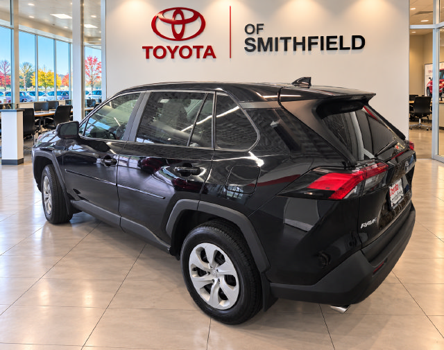 Used 2025 Toyota RAV4 LE AWD/4WD image 3