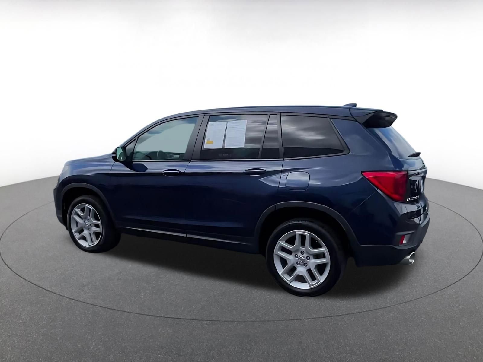 Used 2024 Honda Passport EX-L image 10