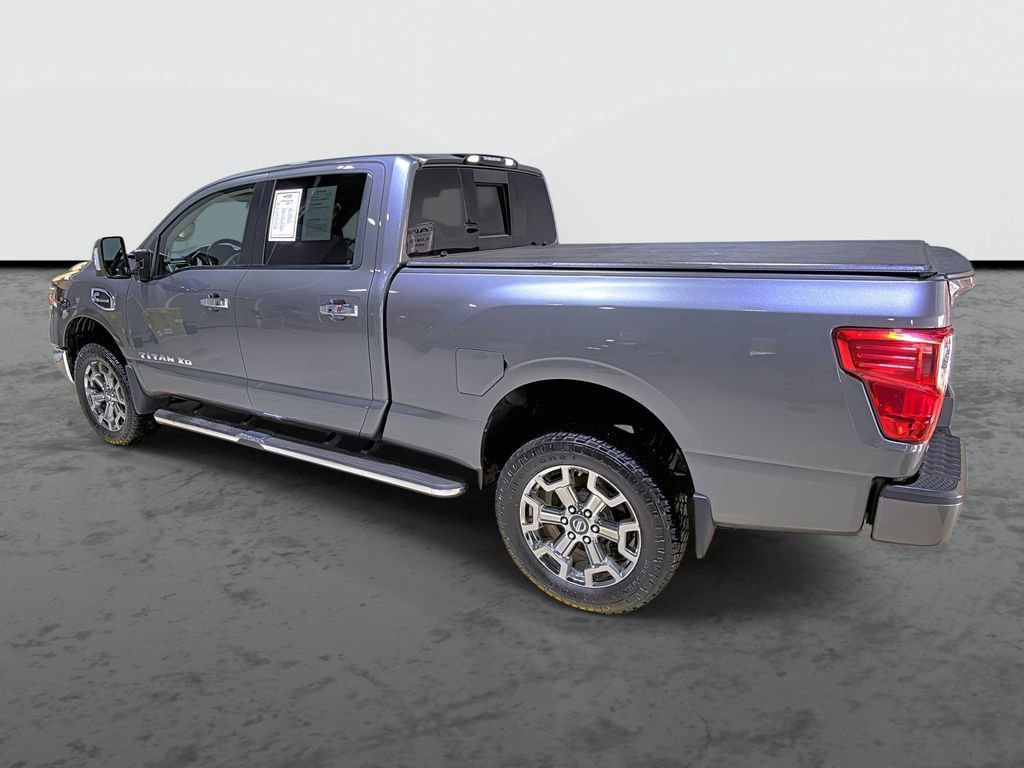 Used 2017 Nissan Titan SV image 2