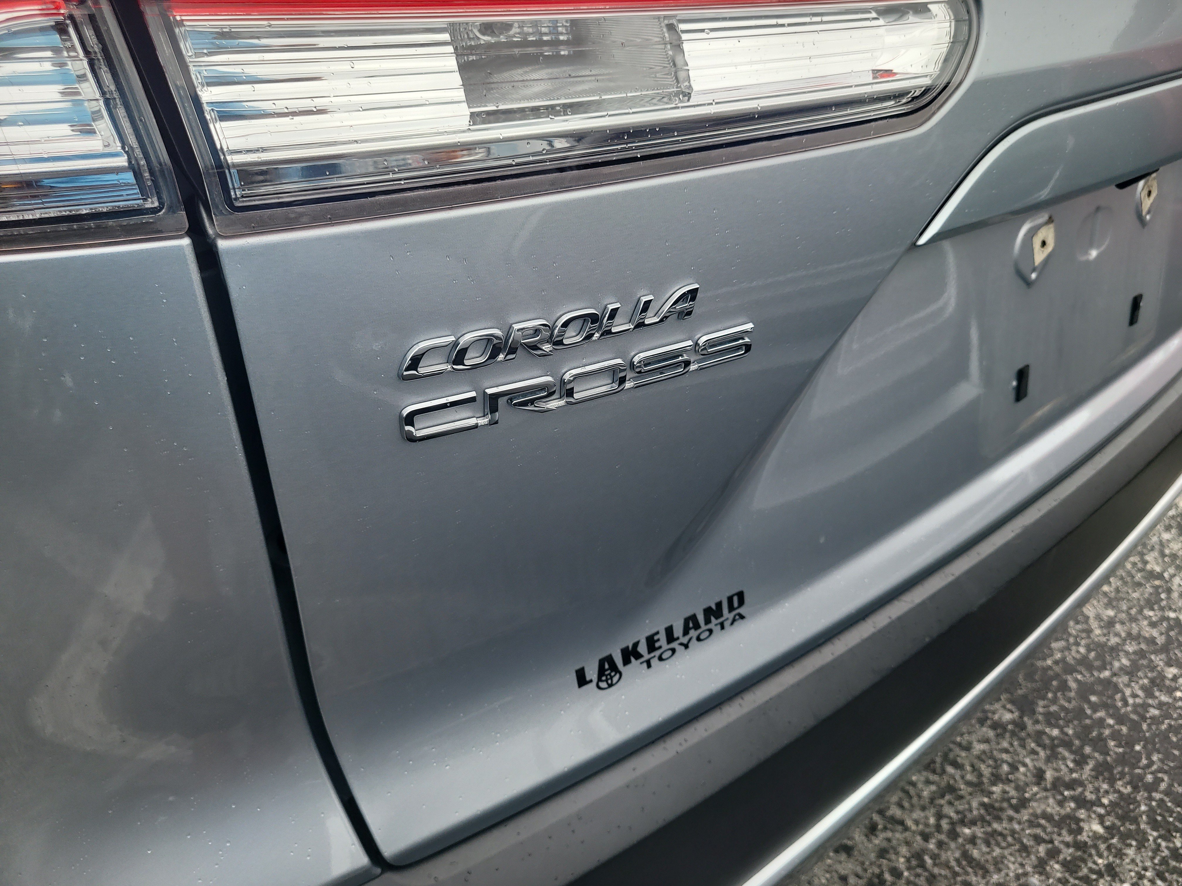 Used 2024 Toyota Corolla Cross LE FWD image 11
