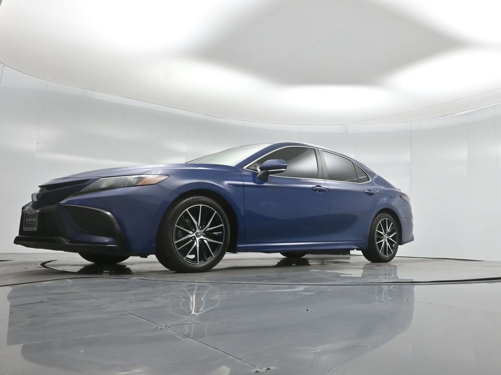Used 2023 Toyota Camry SE w/ Cold Weather Package image 40