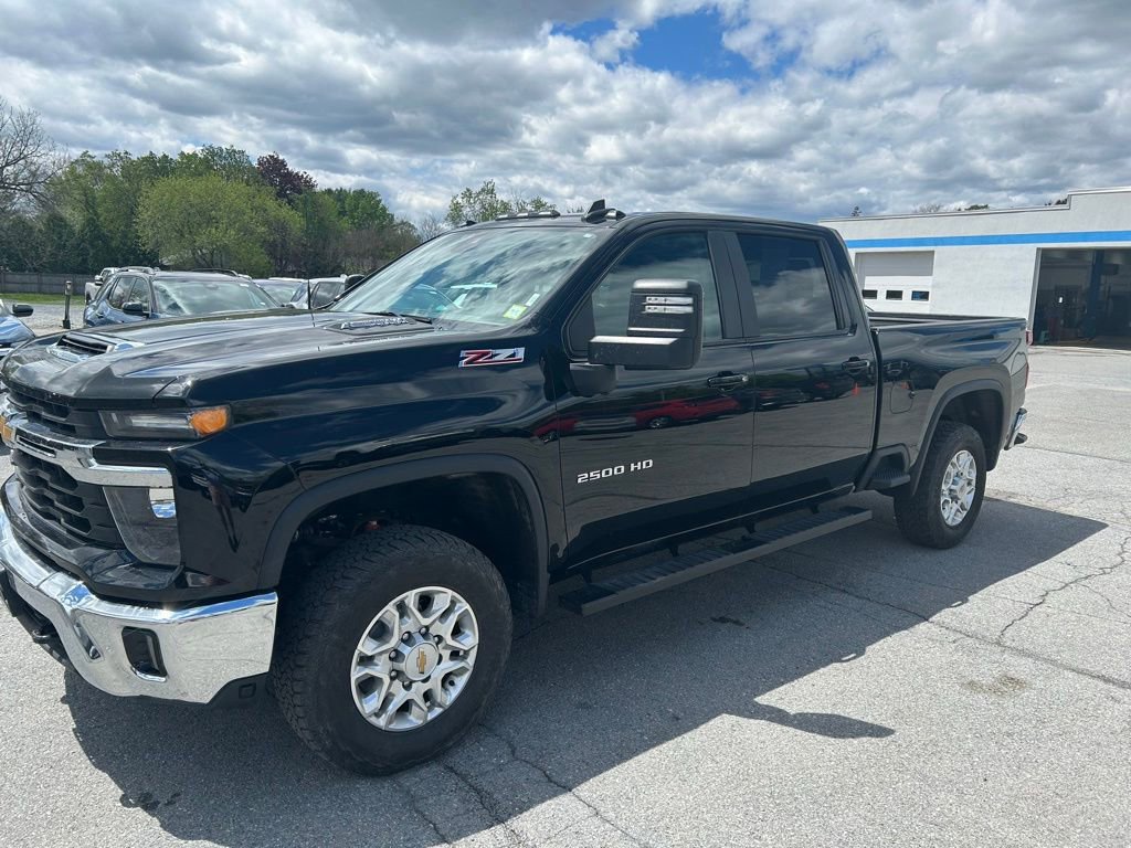 Used 2024 Chevrolet Silverado 2500 LT w/ All Star Edition AWD/4WD image 8