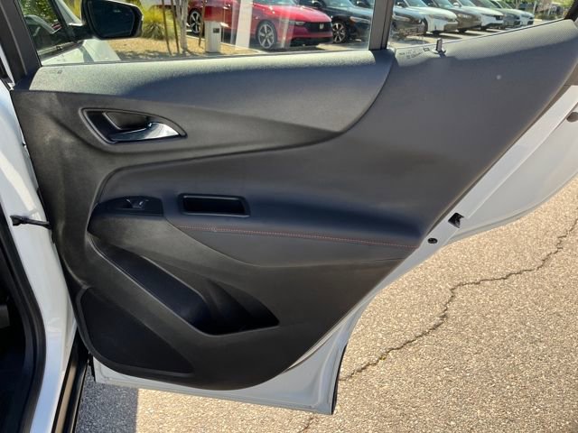 Used 2022 Chevrolet Equinox RS w/ Infotainment Package image 15