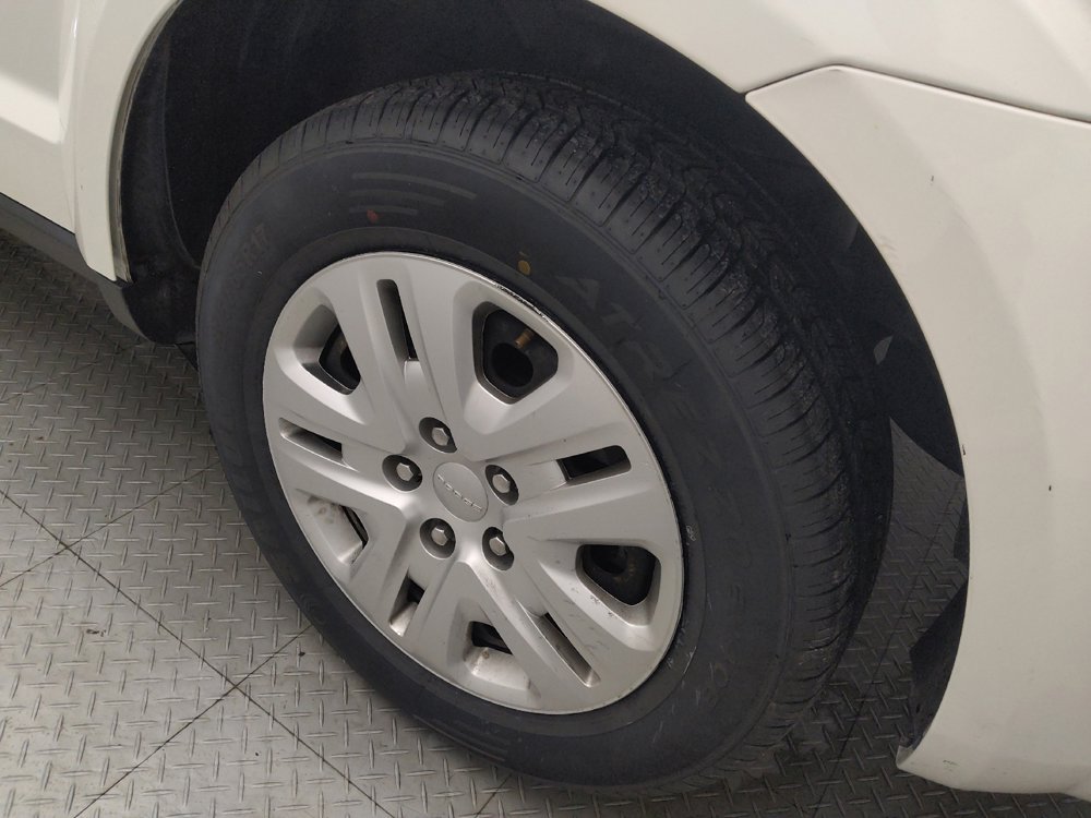 Used 2018 Dodge Journey SE FWD image 31