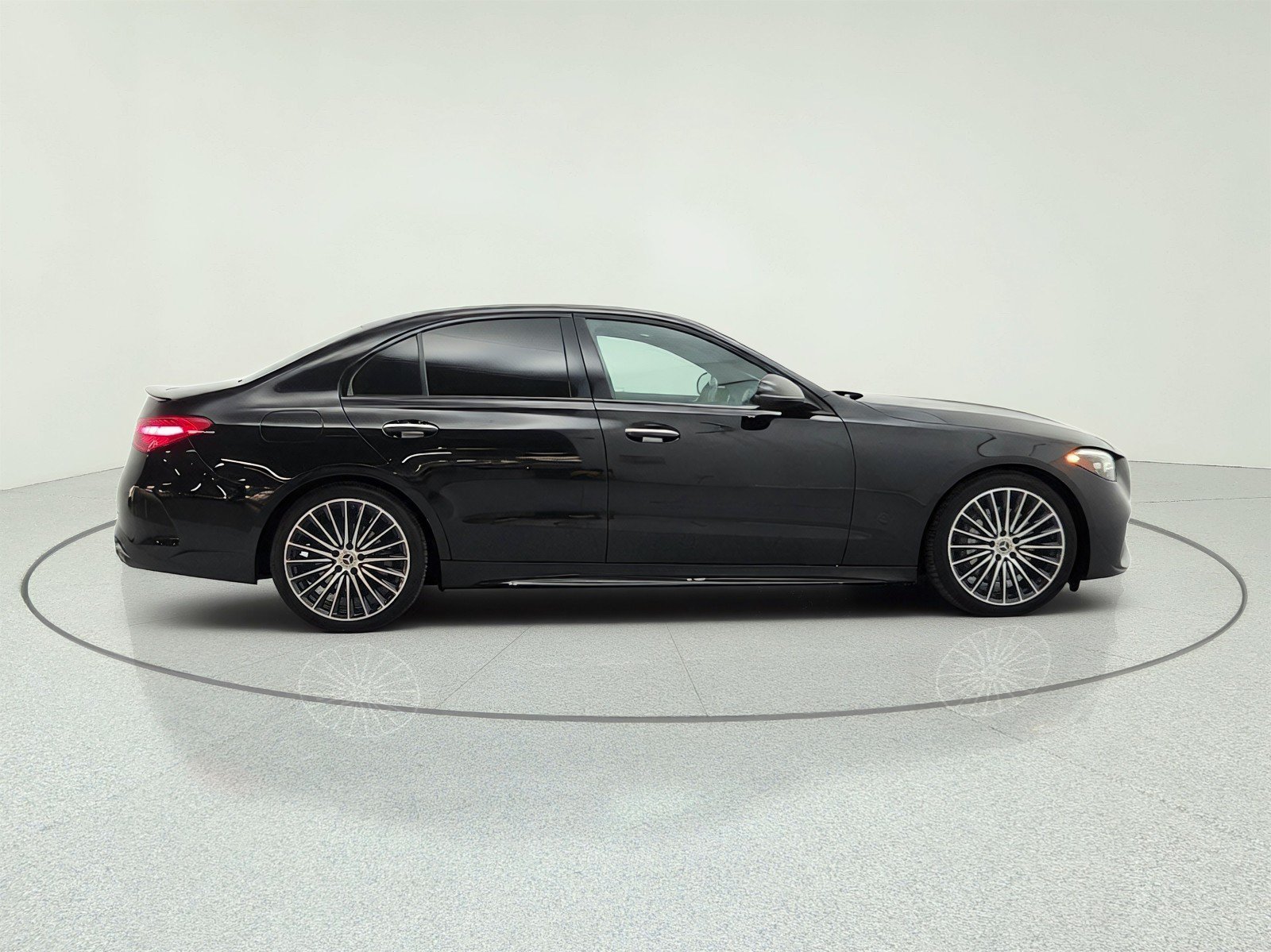 Used 2022 Mercedes-Benz C 300 Sedan image 4