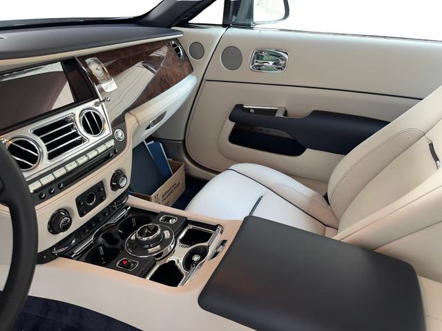 Used 2020 Rolls-Royce Dawn RWD image 17