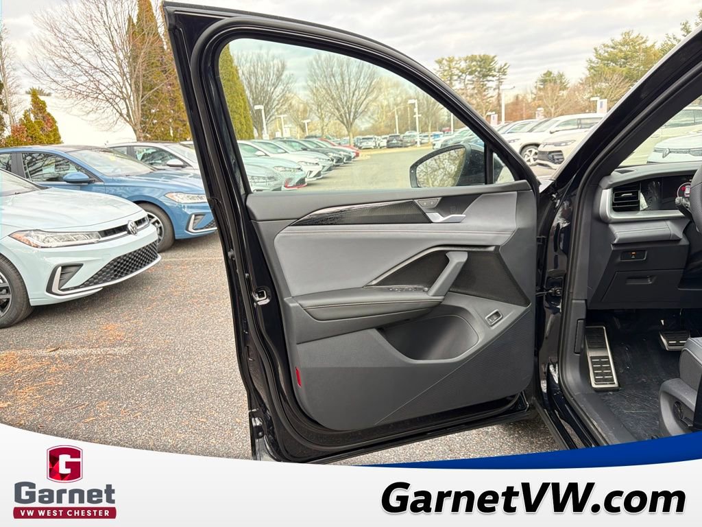 New 2026 Volkswagen Tiguan SE R-Line image 10