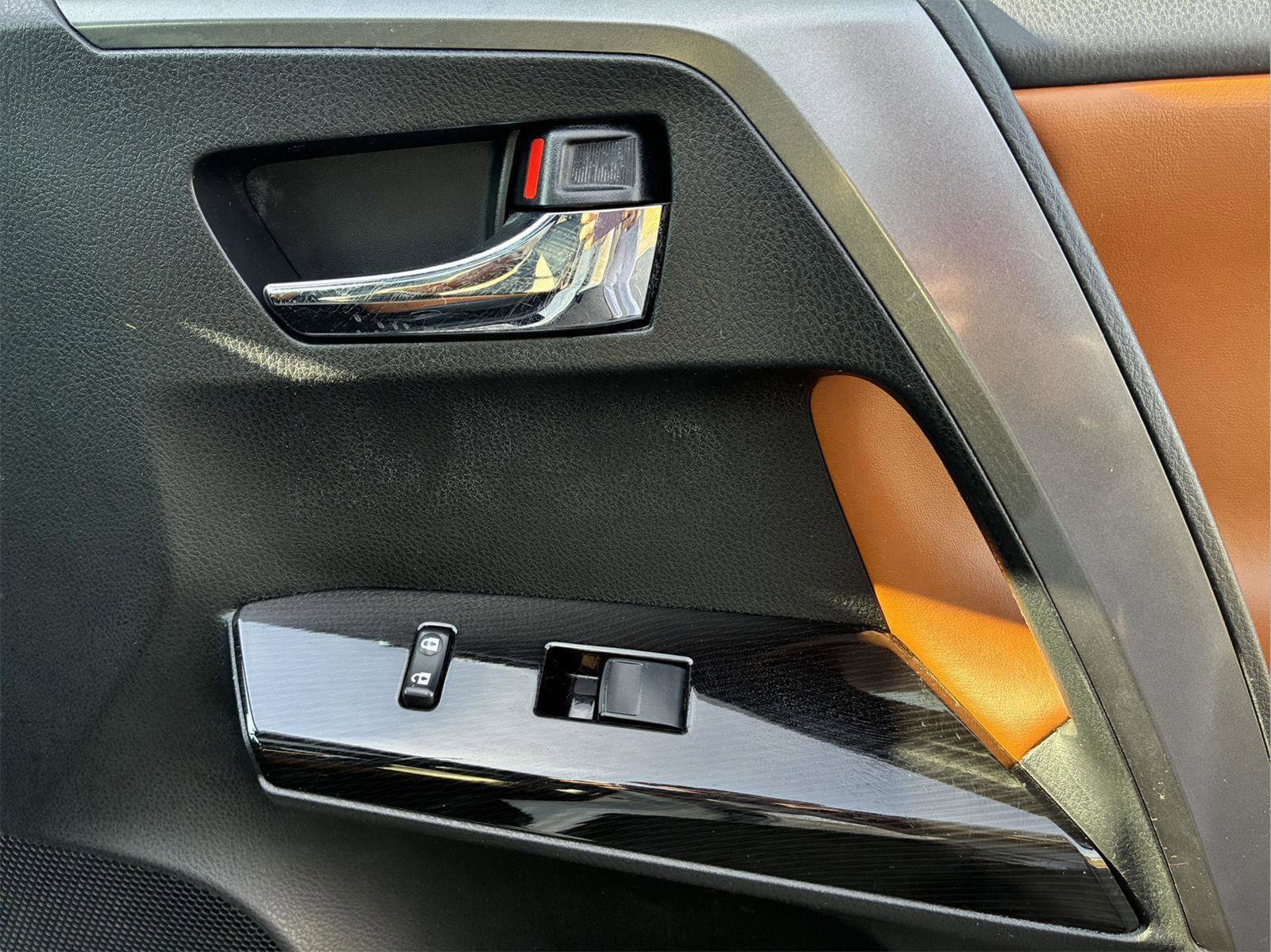 Used 2018 Toyota RAV4 SE w/ Power Extra Value Package AWD/4WD image 37