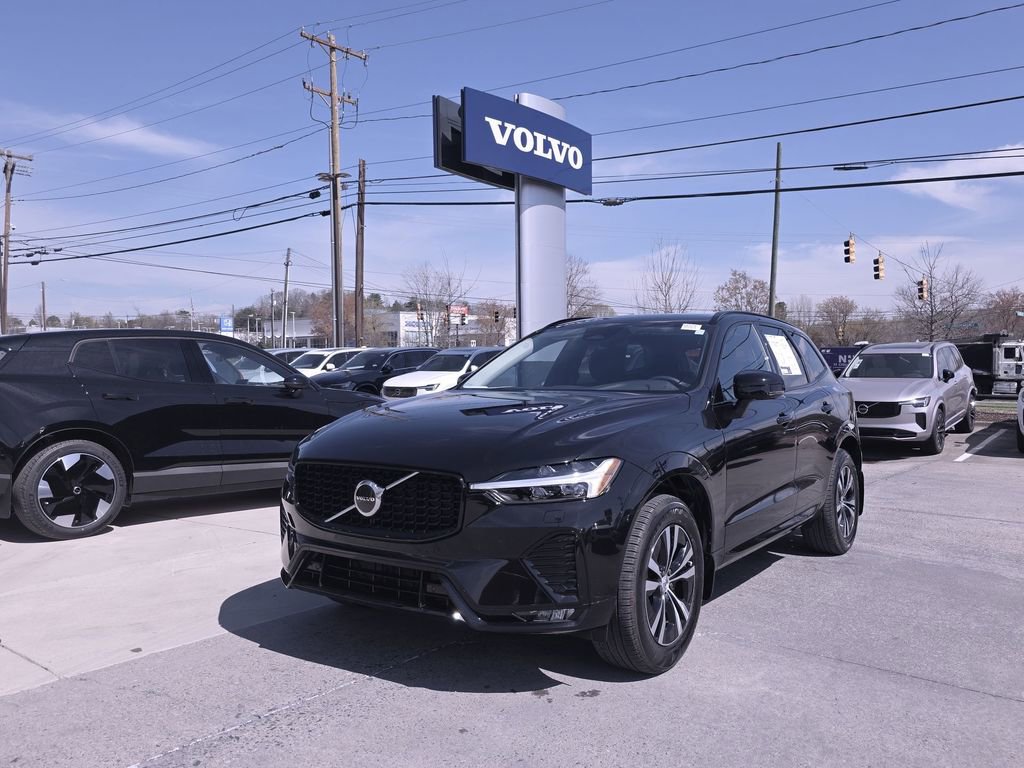 Used 2024 Volvo XC60 B5 Core w/ Protection Package Premier image 4
