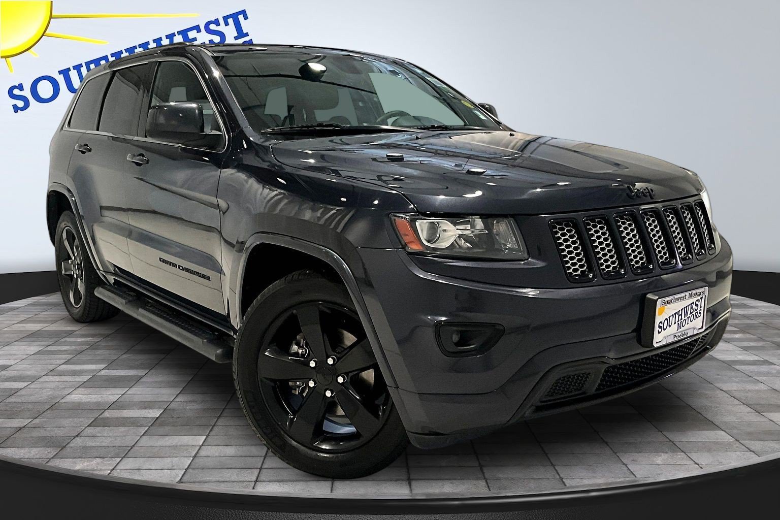 Used 2014 Jeep Grand Cherokee Altitude AWD/4WD image 3