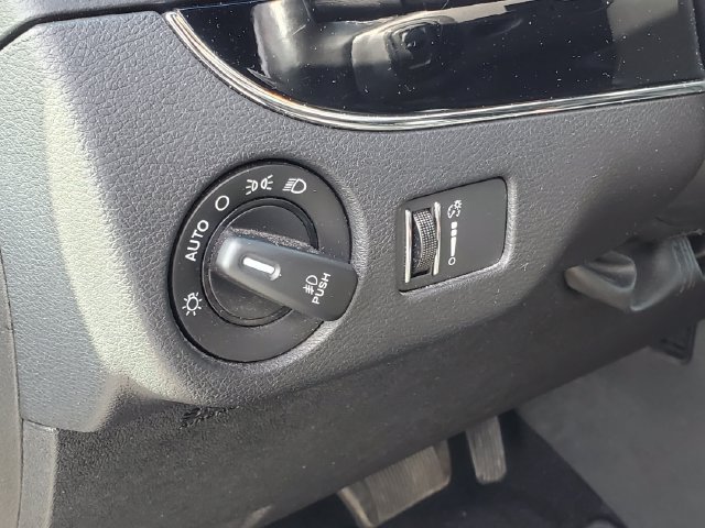 Used 2020 Dodge Grand Caravan SE FWD image 7