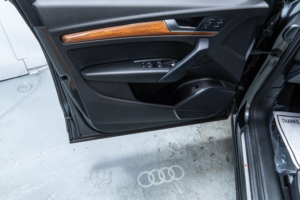Used 2023 Audi Q5 2.0T Premium w/ Convenience Package image 21