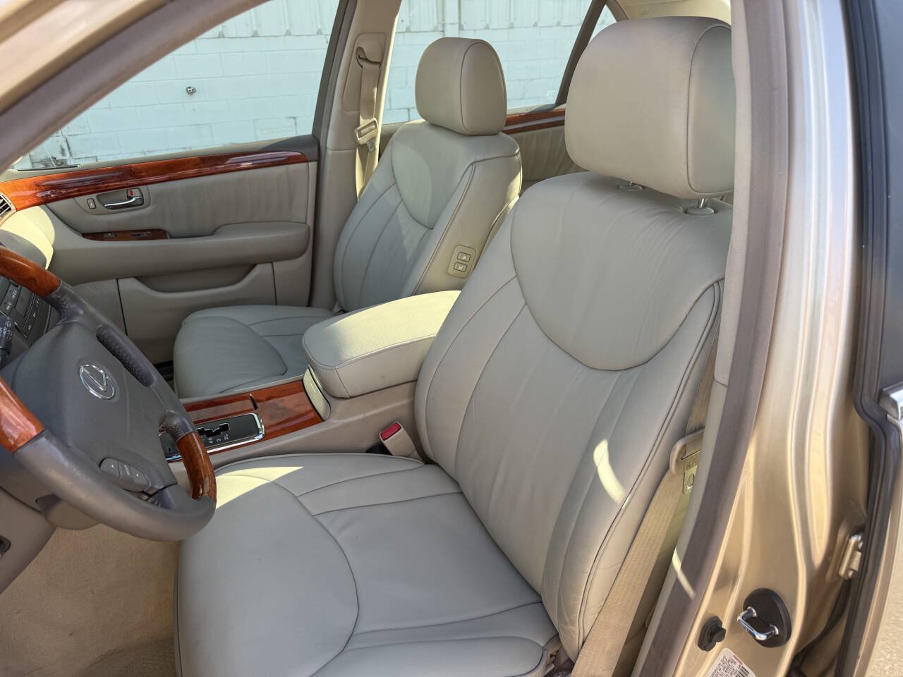 Used 2002 Lexus LS 430 RWD image 24