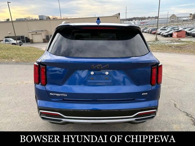 Used 2023 Kia Sorento SX image 4