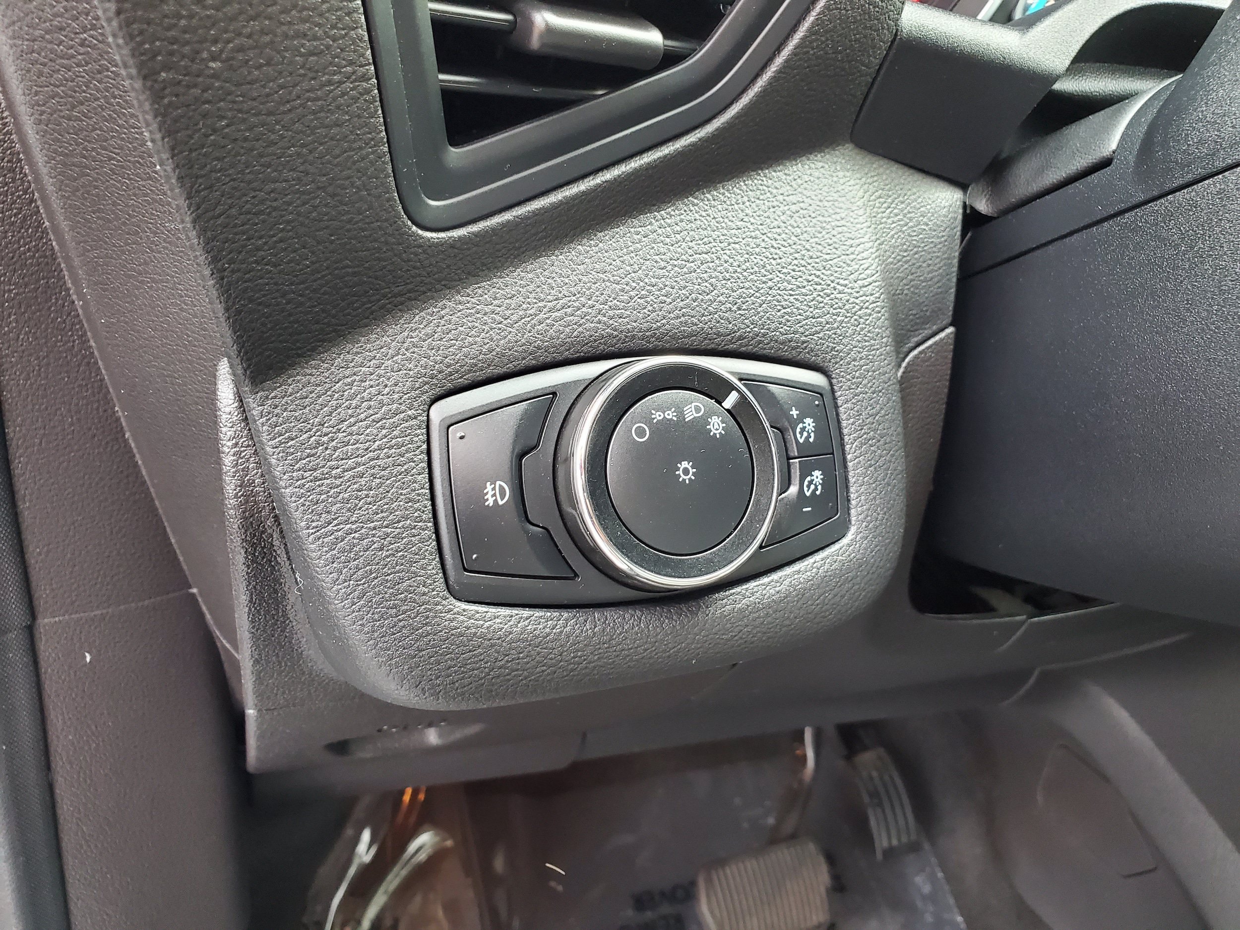 Used 2014 Ford Escape SE w/ Equipment Group 201A FWD image 14