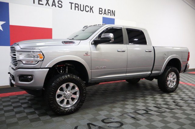 Used 2022 RAM 2500 Laramie AWD/4WD image 2