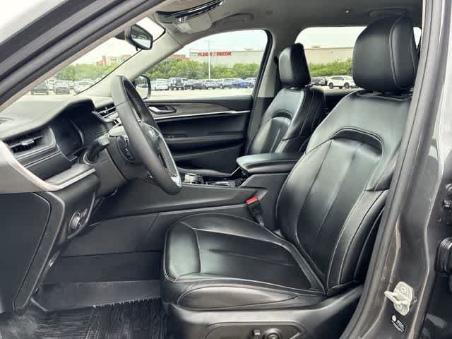 Used 2023 Jeep Grand Cherokee L Limited AWD/4WD image 17