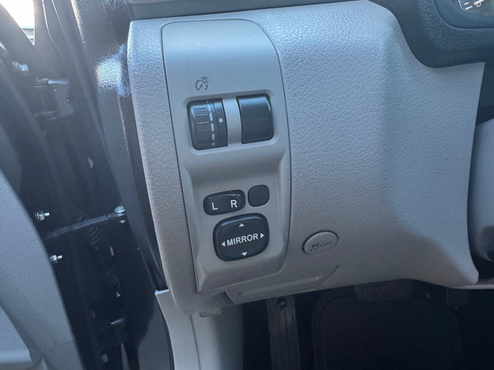 Used 2011 Subaru Forester 2.5X Limited AWD/4WD image 12