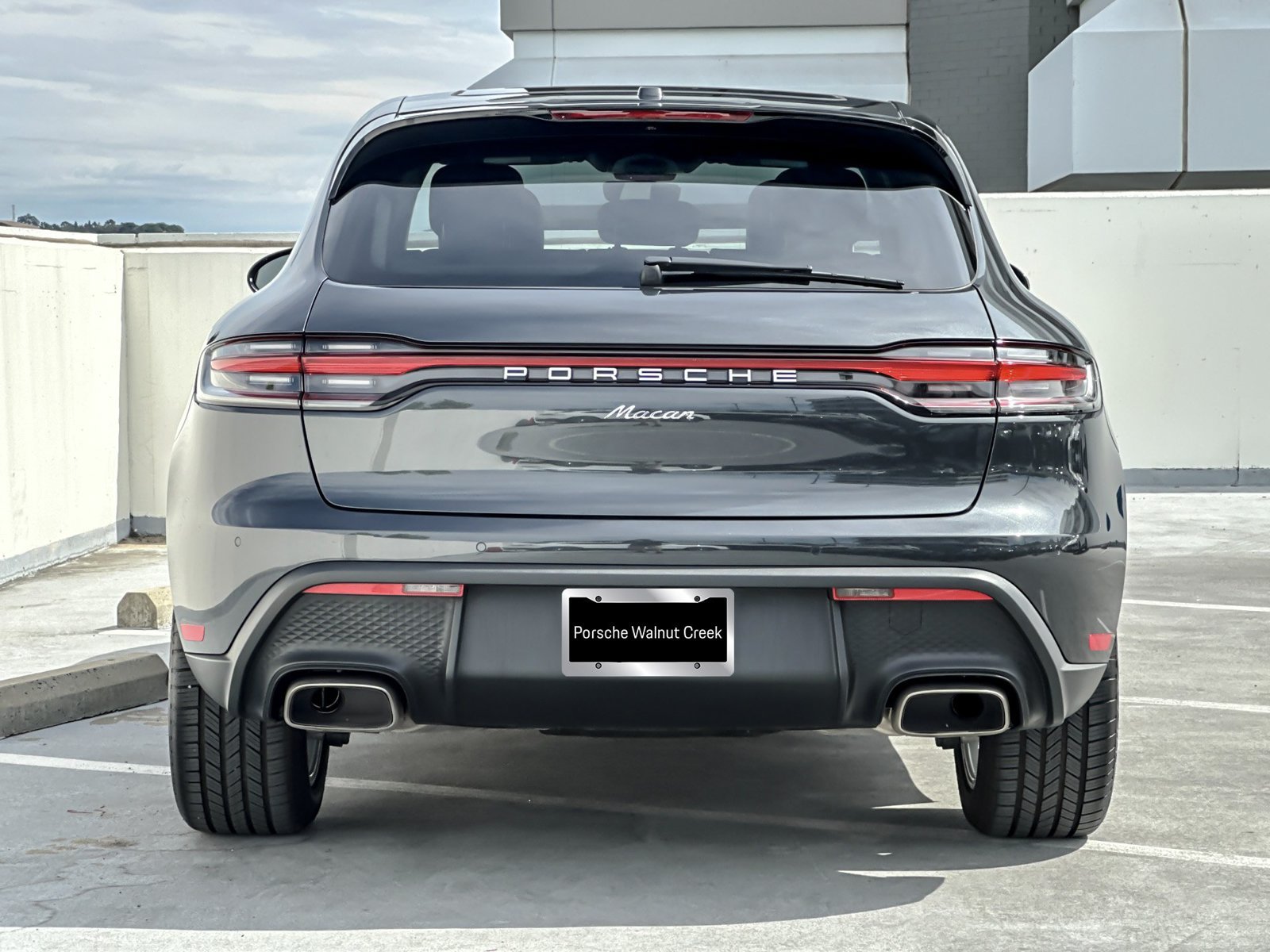 Certified 2026 Porsche Macan AWD/4WD image 8