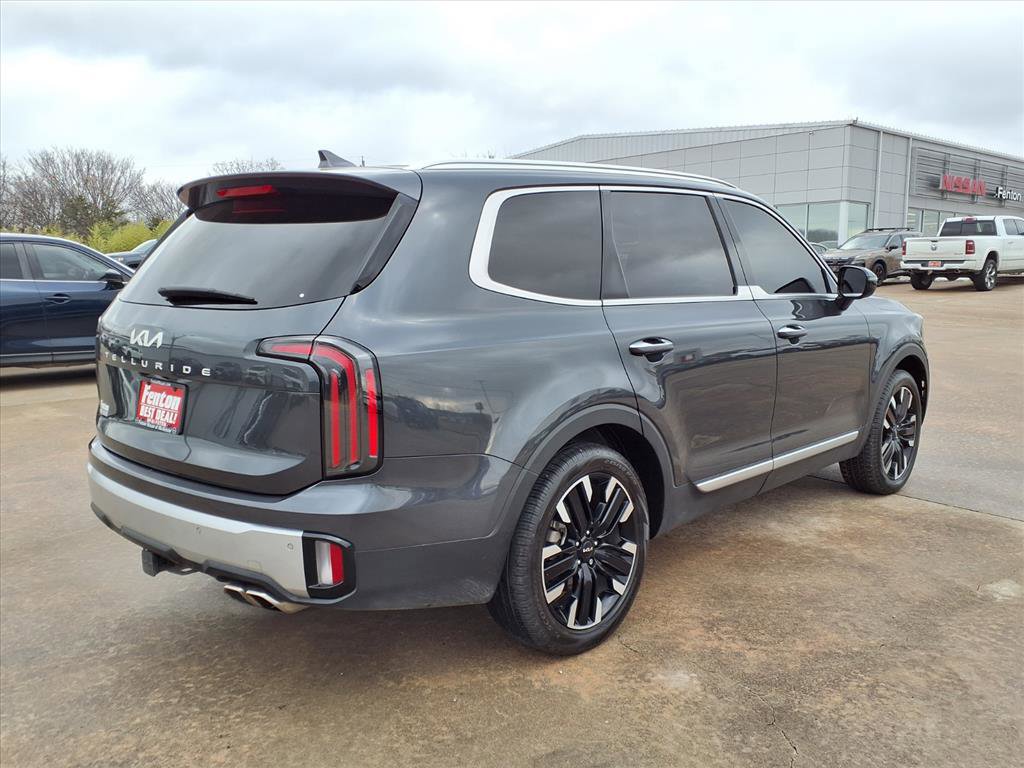 Used 2024 Kia Telluride SX w/ Towing Package image 2
