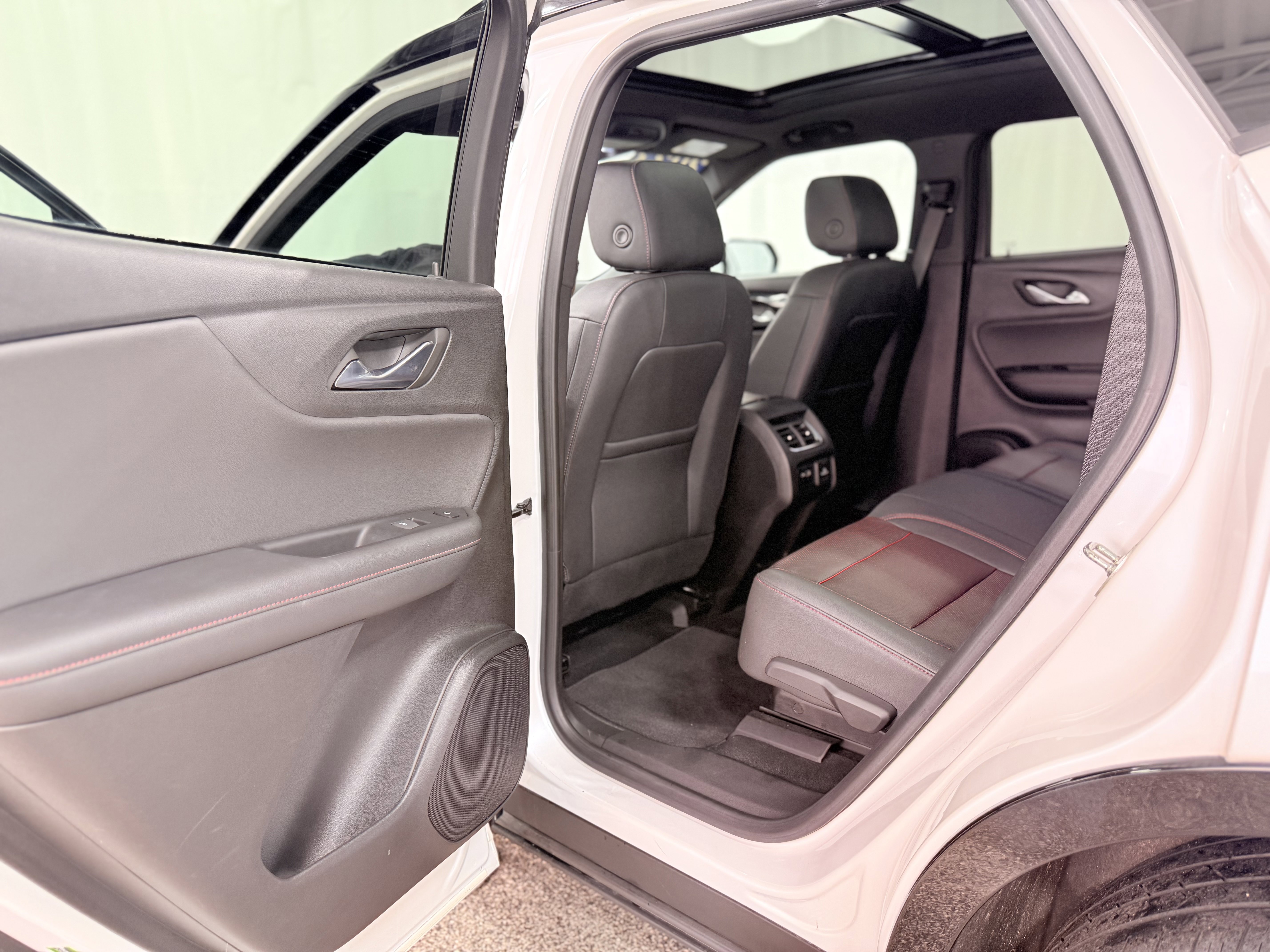 Certified 2023 Chevrolet Blazer RS w/ Driver Confidence II Package image 25