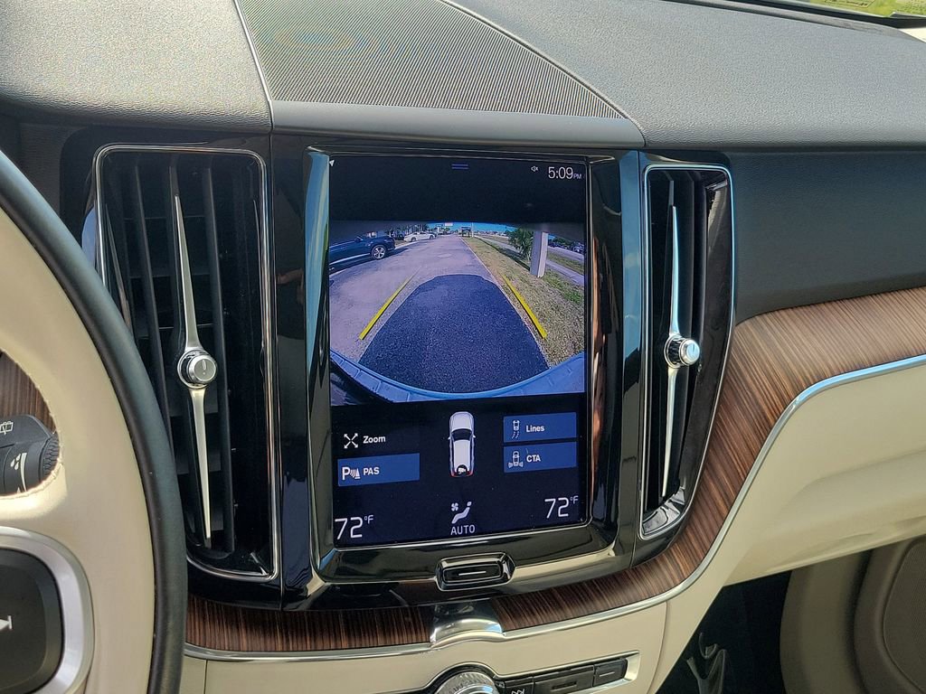 Used 2021 Volvo XC60 T5 Momentum w/ Protection Package Premier image 27