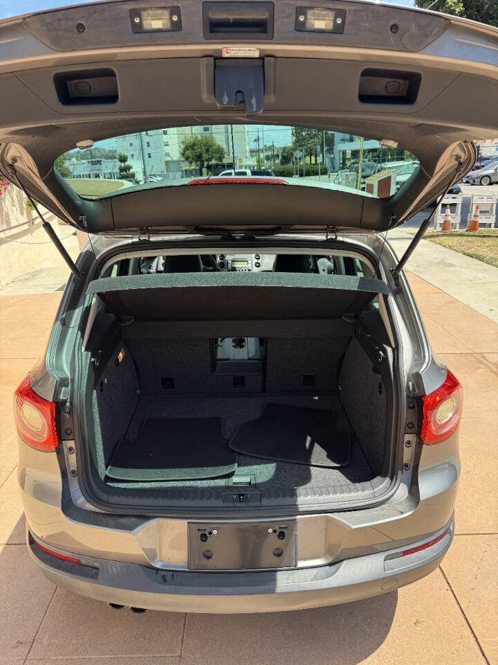 Used 2009 Volkswagen Tiguan S FWD image 23