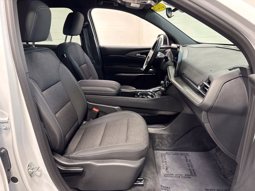 Used 2026 Chevrolet Traverse LT FWD image 10