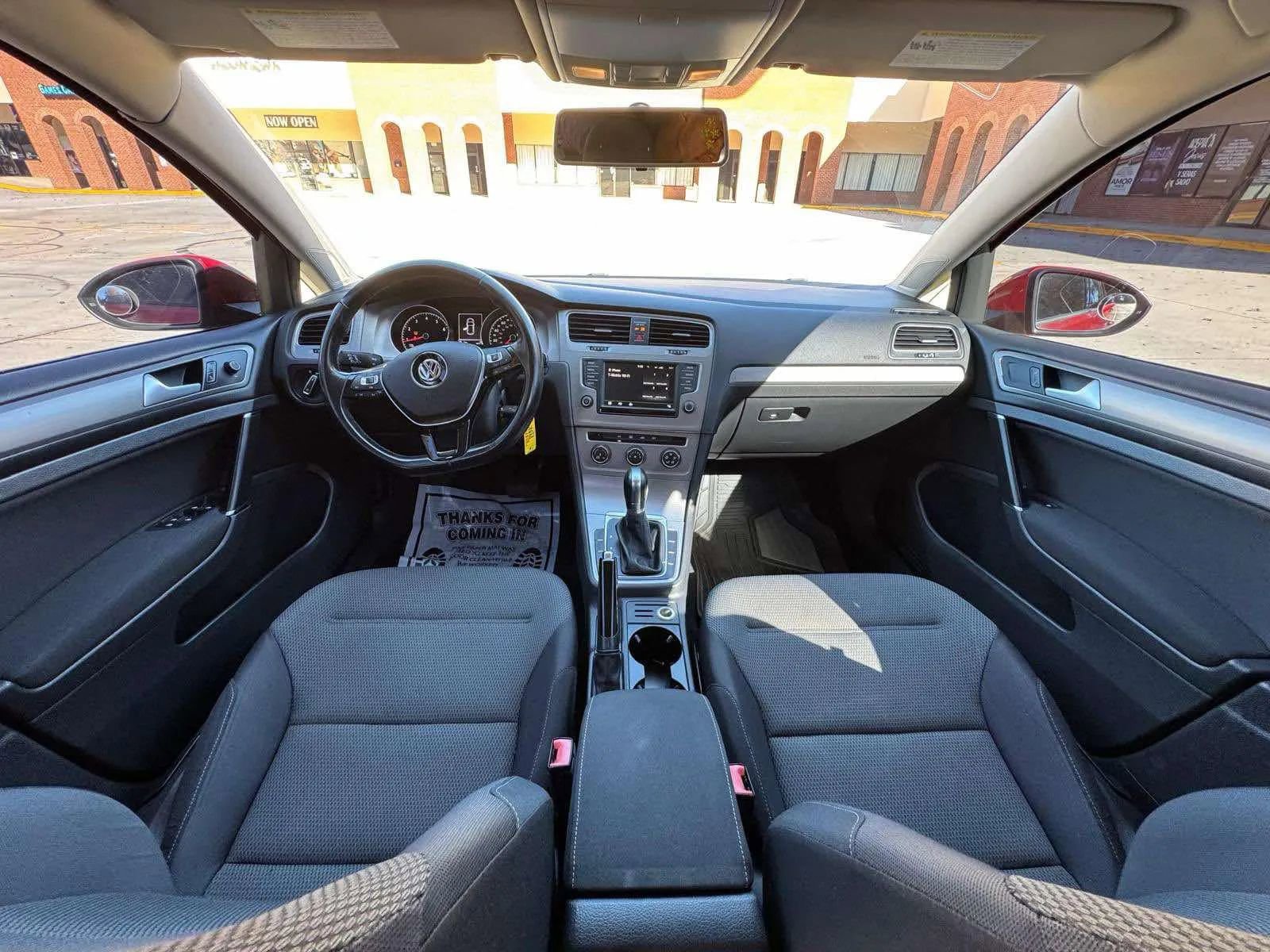 Used 2016 Volkswagen Golf S image 11