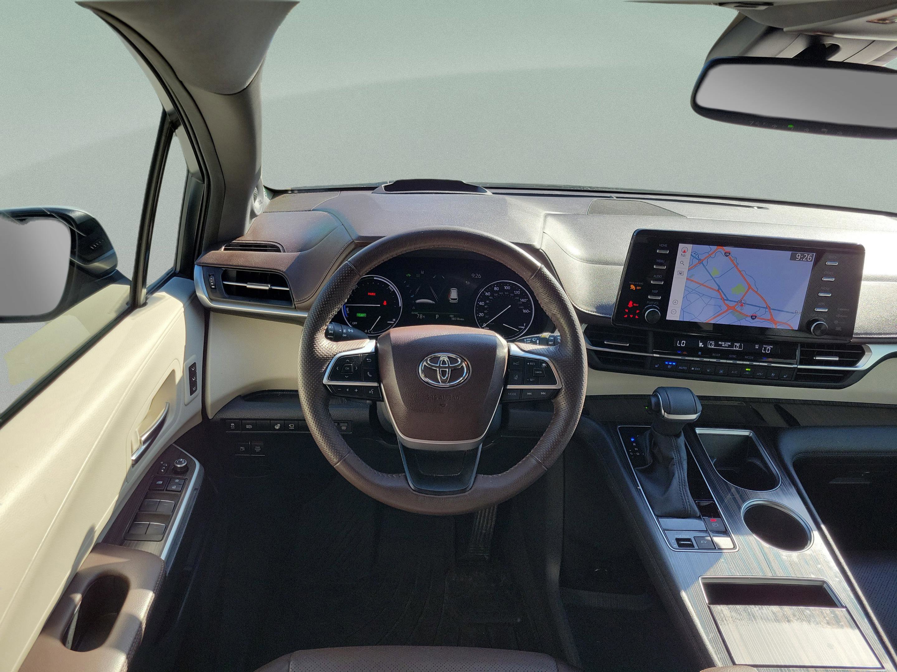 Certified 2023 Toyota Sienna Platinum FWD image 12