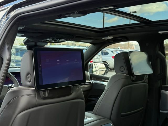 Used 2026 Cadillac Escalade Platinum Sport w/ LPO, Floor Liner Package image 5