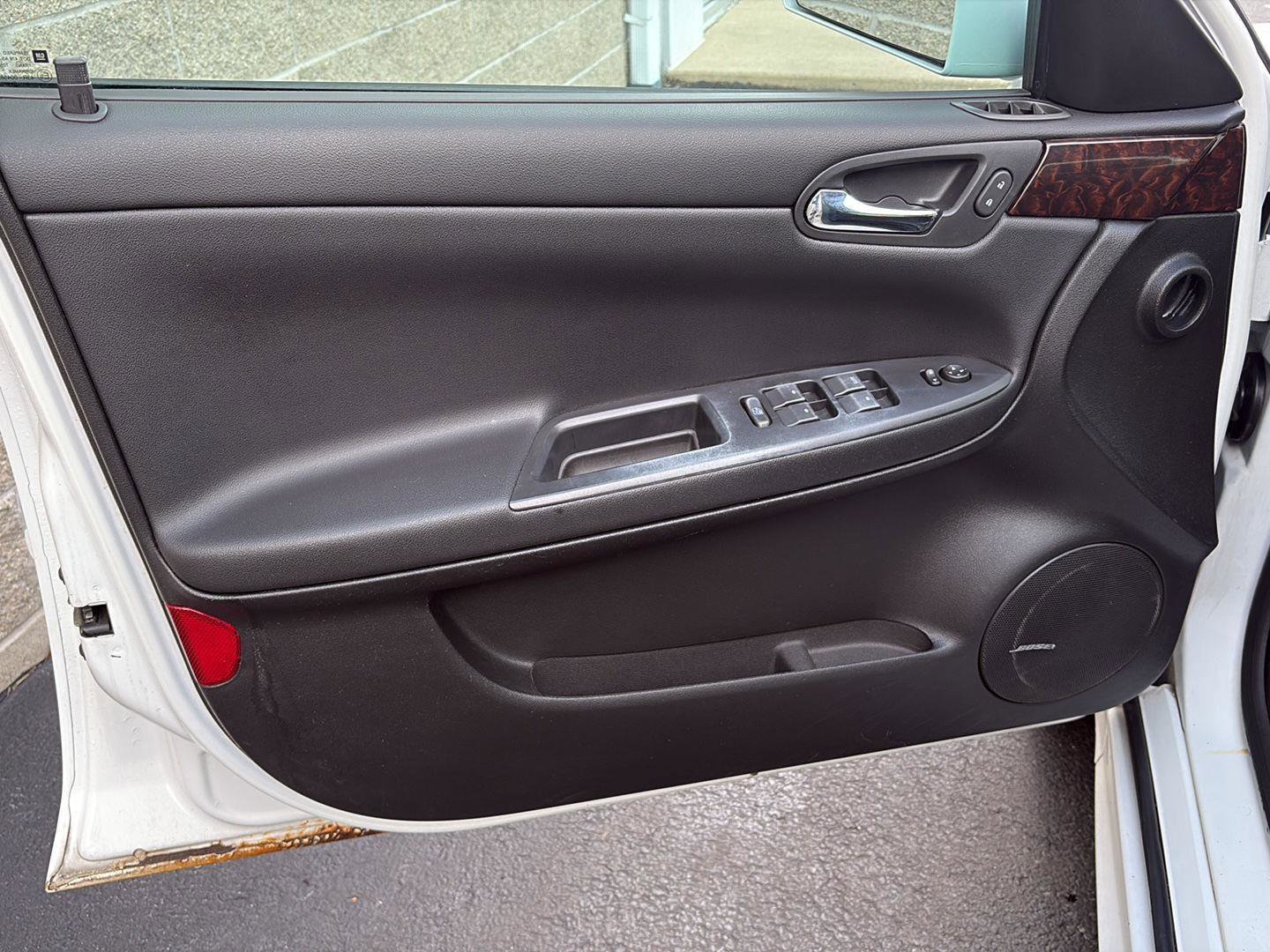 Used 2012 Chevrolet Impala LTZ image 4