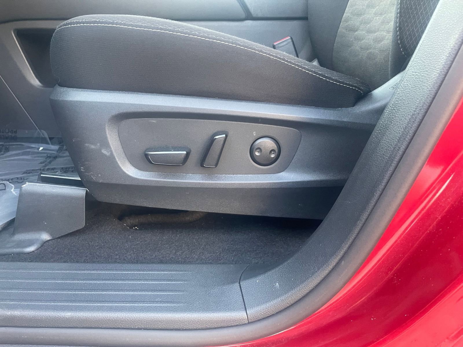 Used 2025 Nissan Pathfinder SV image 22