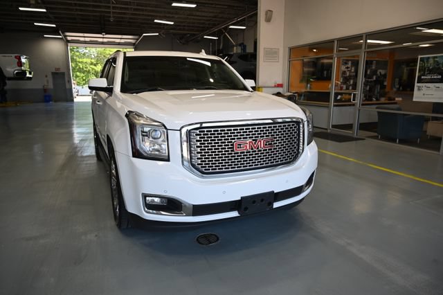 Used 2016 GMC Yukon Denali w/ Open Road Package AWD/4WD image 3